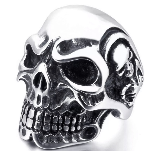 Cool Stainless Steel Skull Ring! - Picture 2 of 14